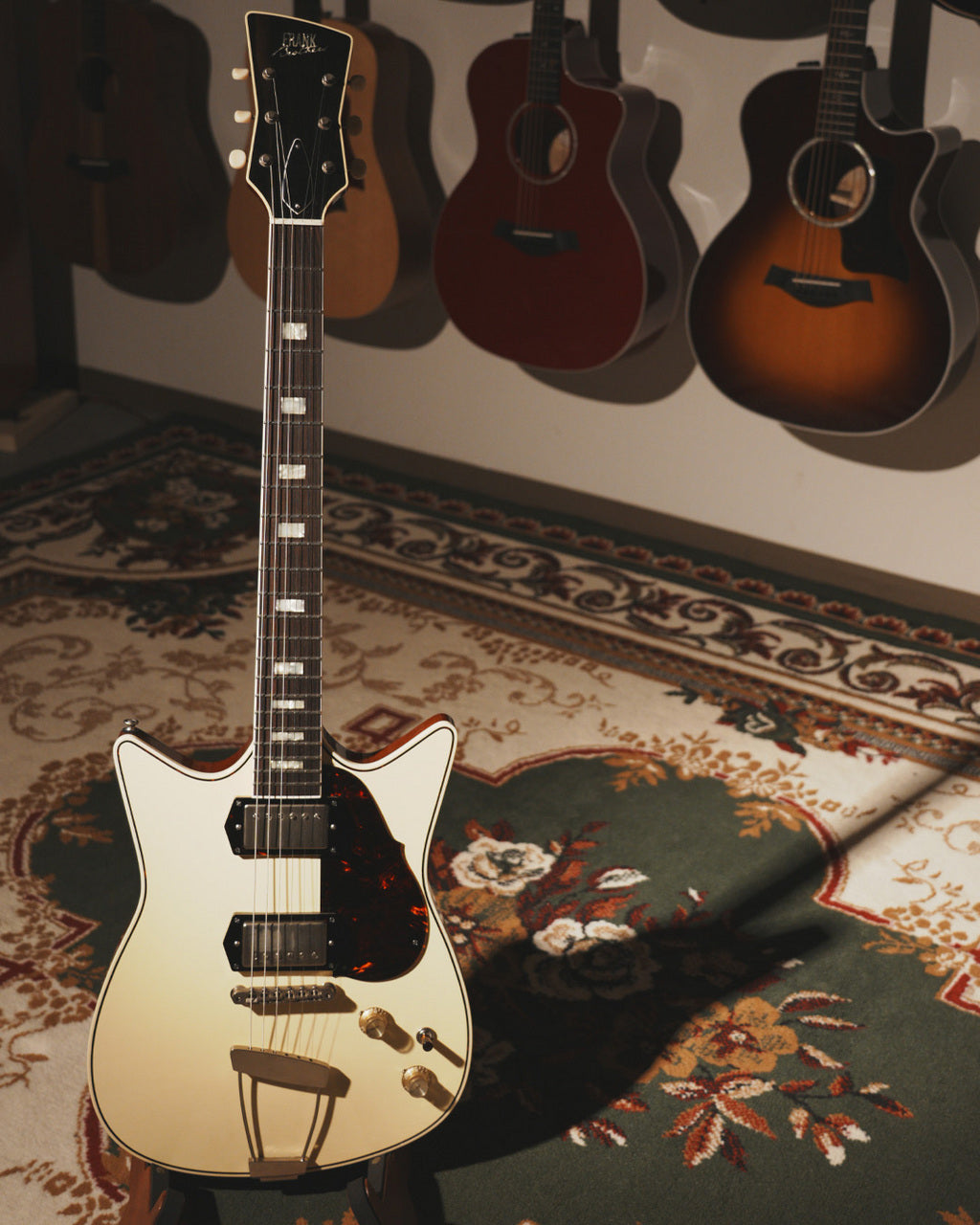 Frank Brothers Arcade One Nicotine White 2025