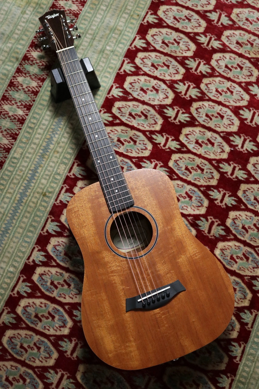 Taylor BT2e (Baby Taylor-e Mahogany) [Taylor-approved repairman worker]