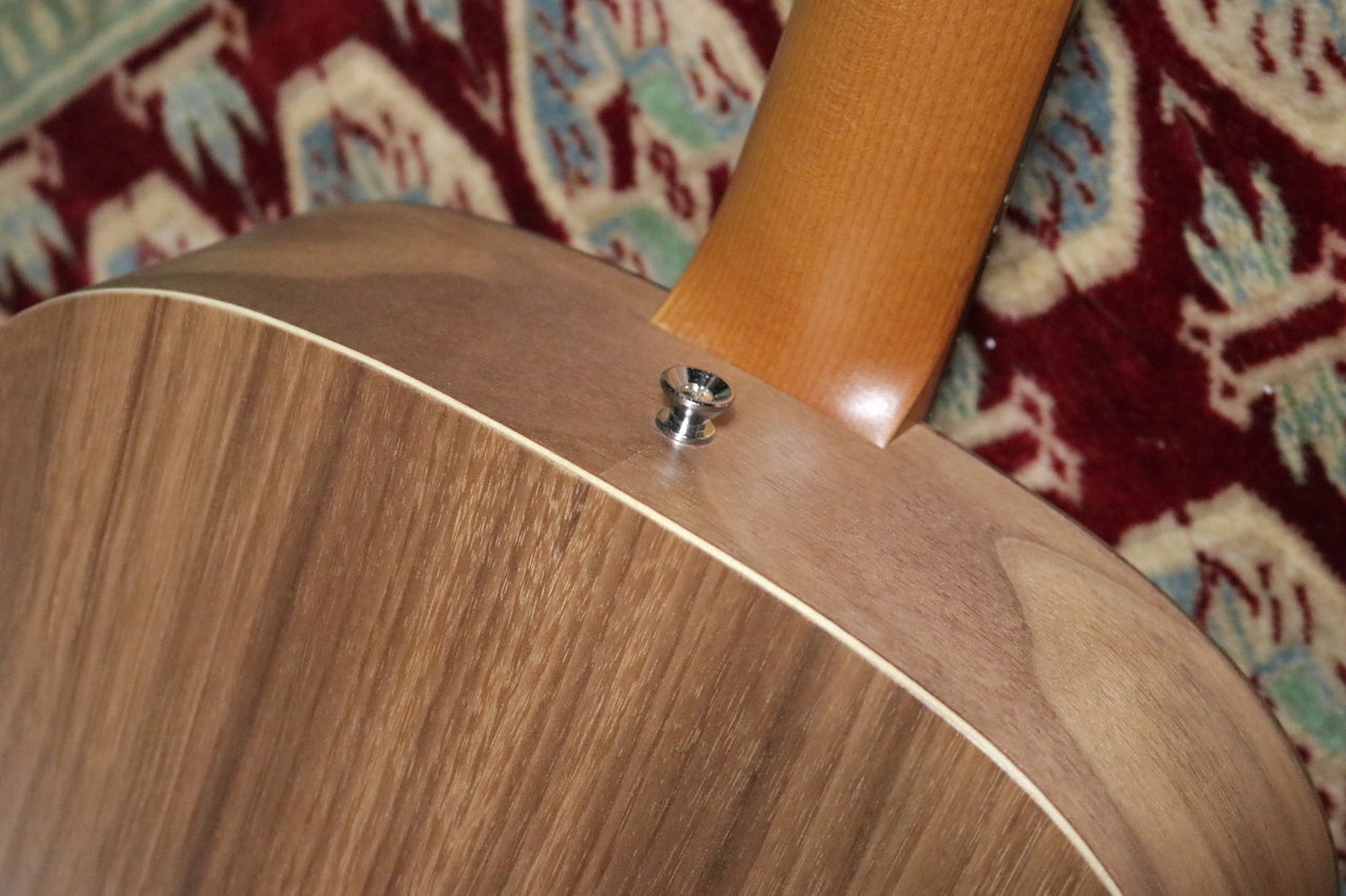 Taylor BBT (Big Baby Taylor) Walnut [Taylor certified repairman worker]