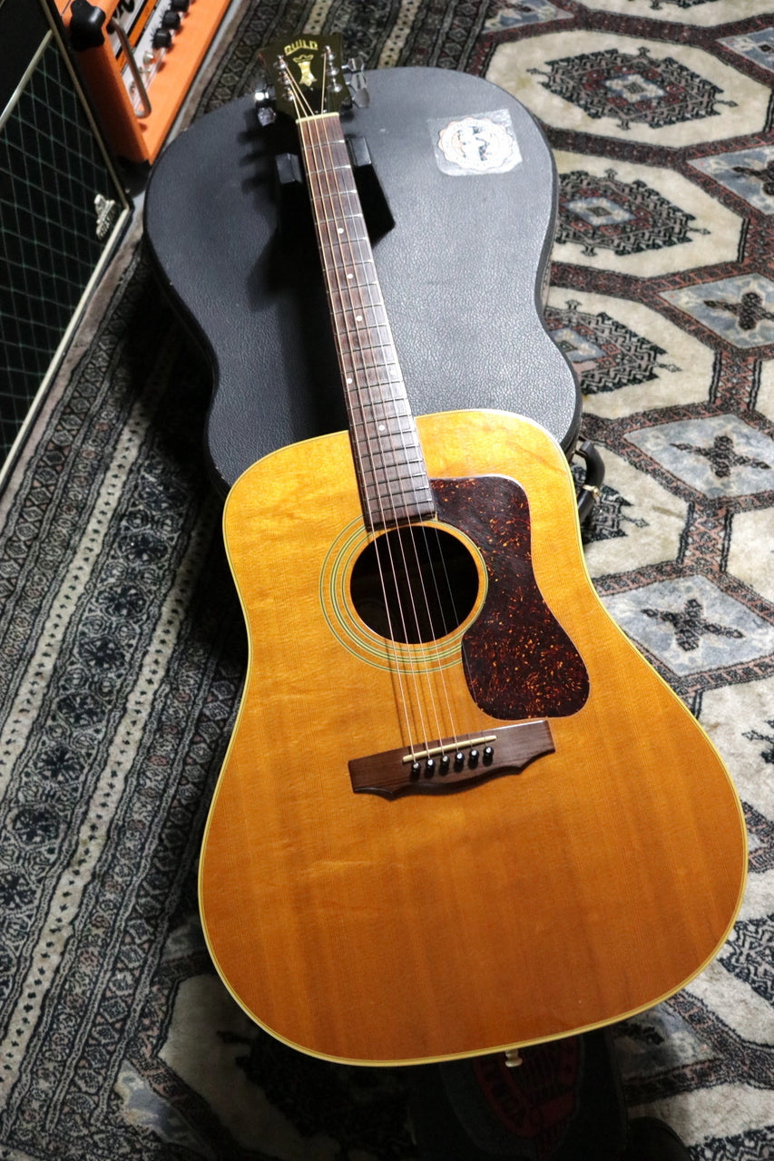 GUILD D-40 NT 1977
