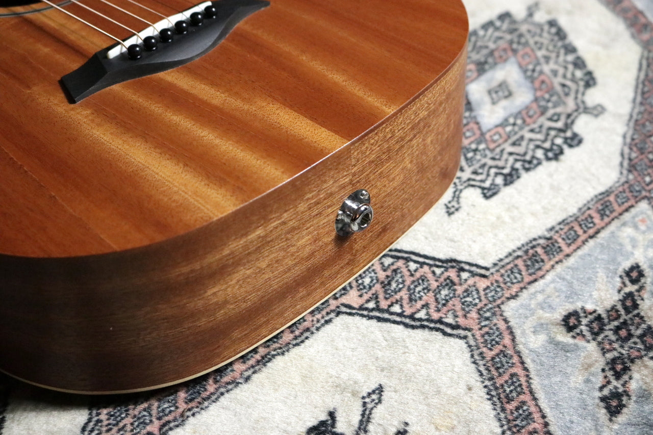 Taylor BT2e (Baby Taylor-e Mahogany) [Taylor-approved repairman worker]