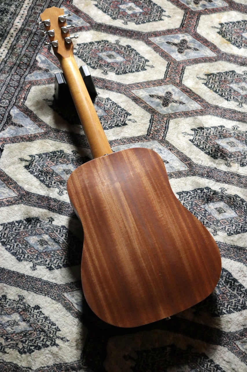 Taylor BT2e (Baby Taylor-e Mahogany) [Taylor-approved repairman worker]