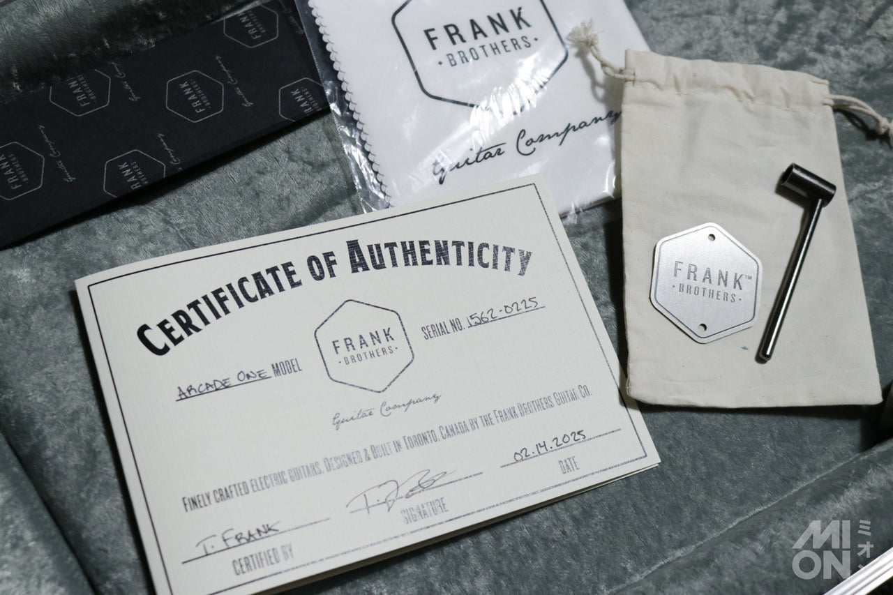 Frank Brothers Arcade One Nicotine White 2025