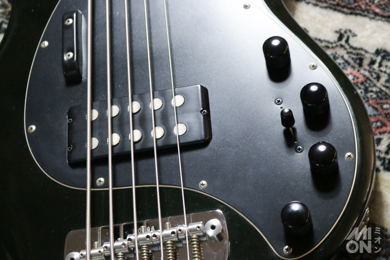 MUSIC MAN StingRay 5 String H Maple Neck 1989 Black