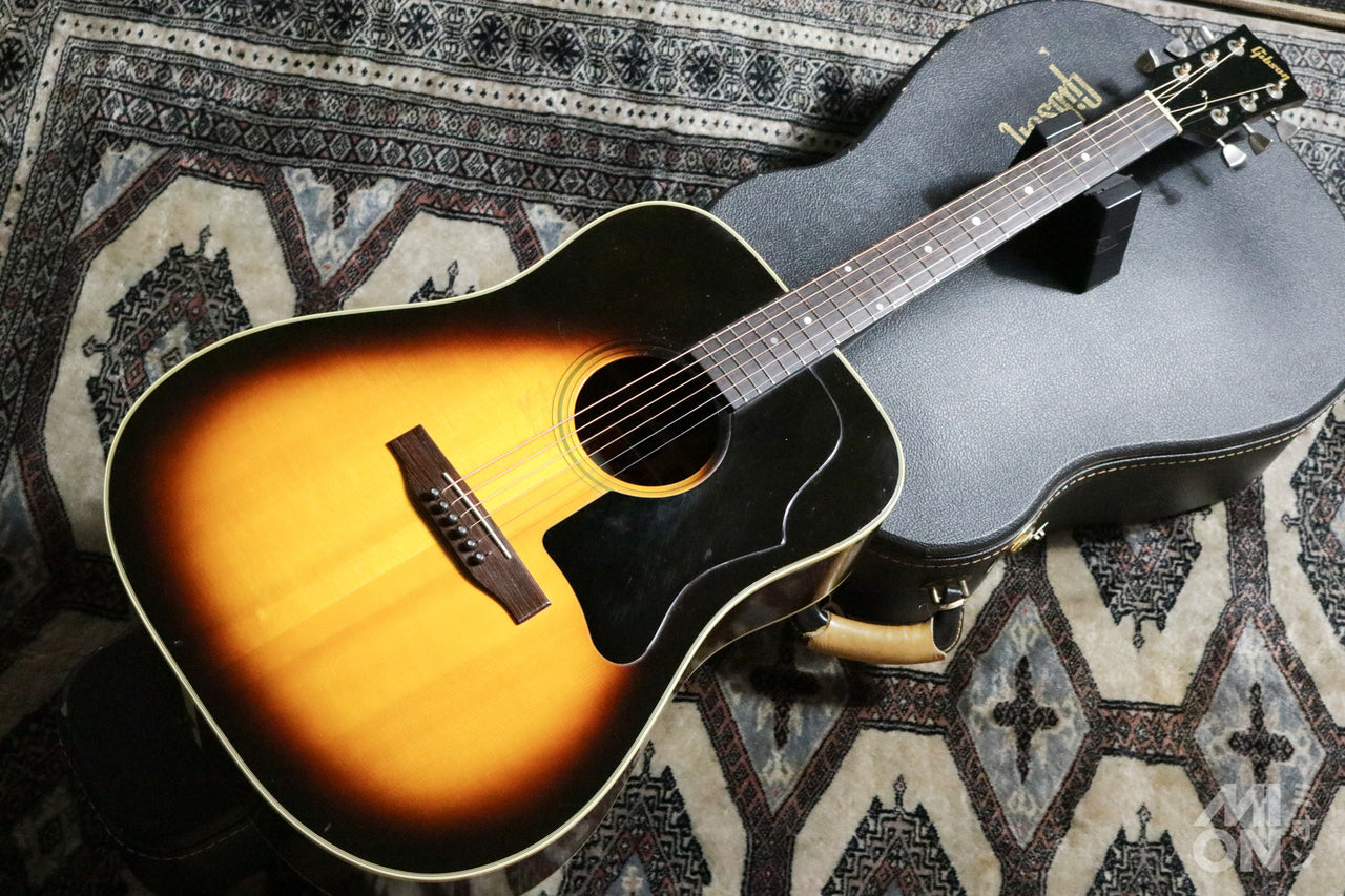 Gibson J-45 Deluxe Sunburst 1978